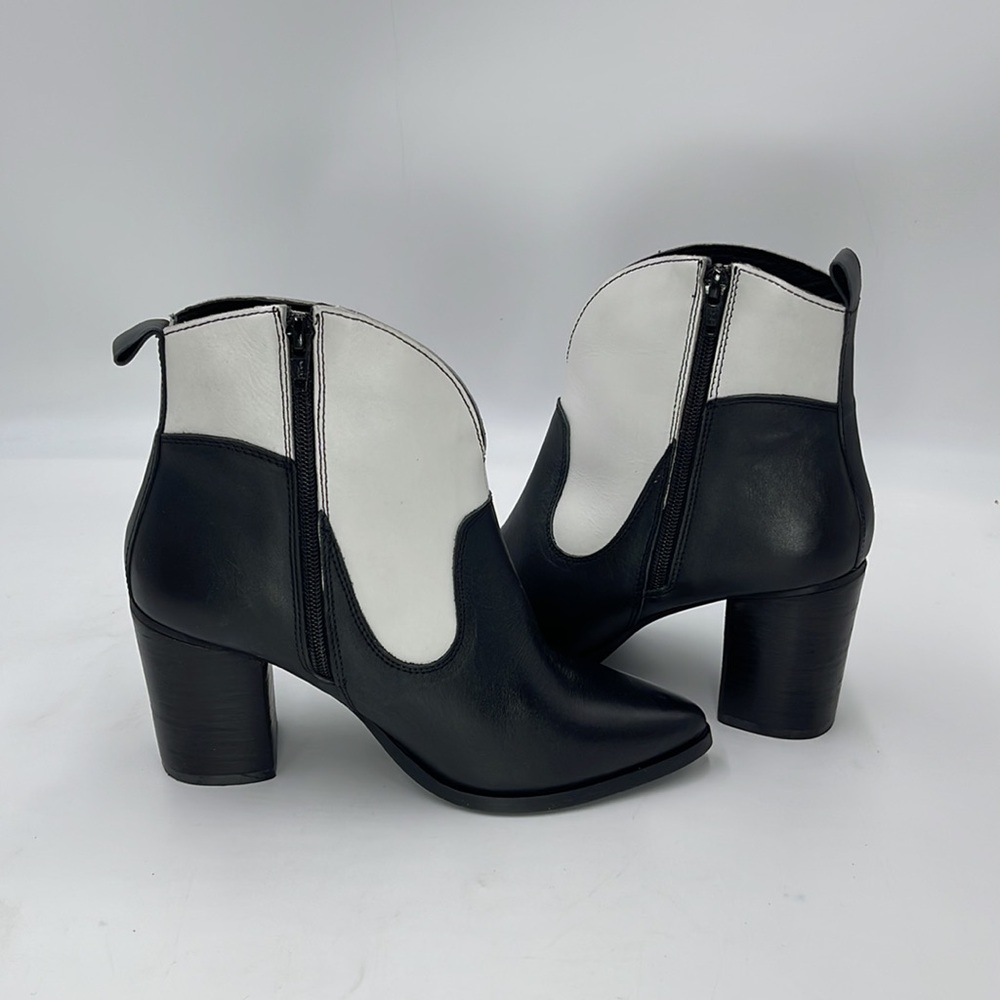Nasty Gal Curve The Haters Two-Tone Leather Ankle Boots - Picture 6 of 13